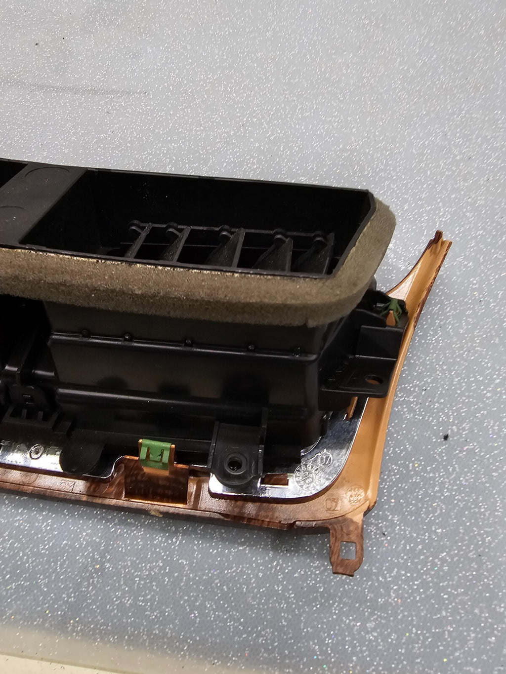 🔥2008 - 2012 Chevrolet Malibu Center Dash Double Air Vent BEZEL WOODGRAIN