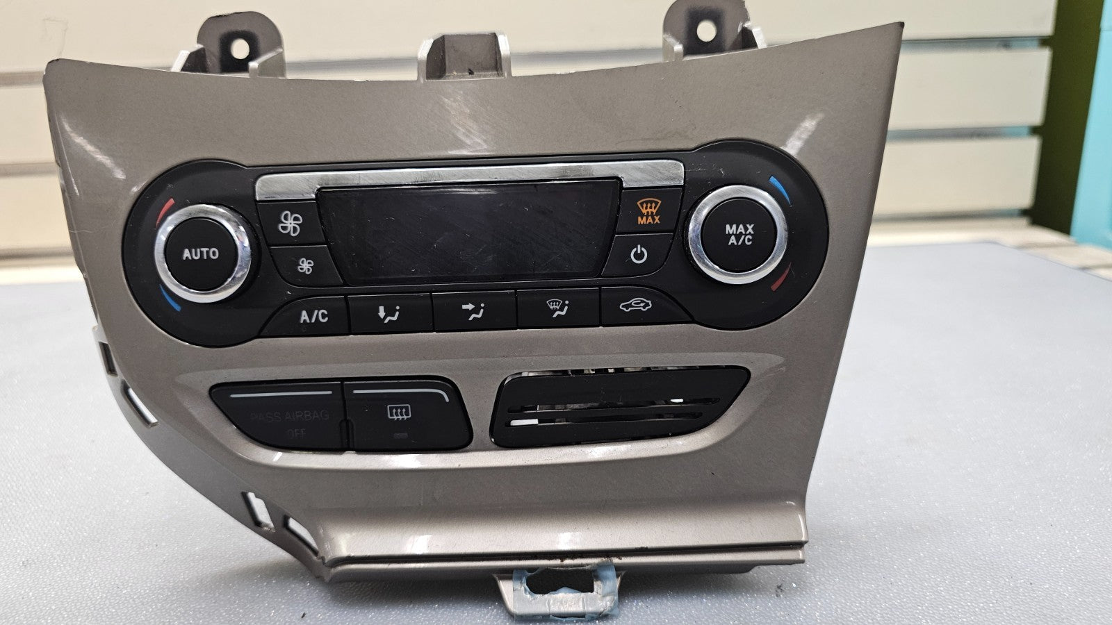 🔥12-14 FORD FOCUS A/C HEATER CLIMATE CONTROL Dash Bezel Temperature Tan OEM