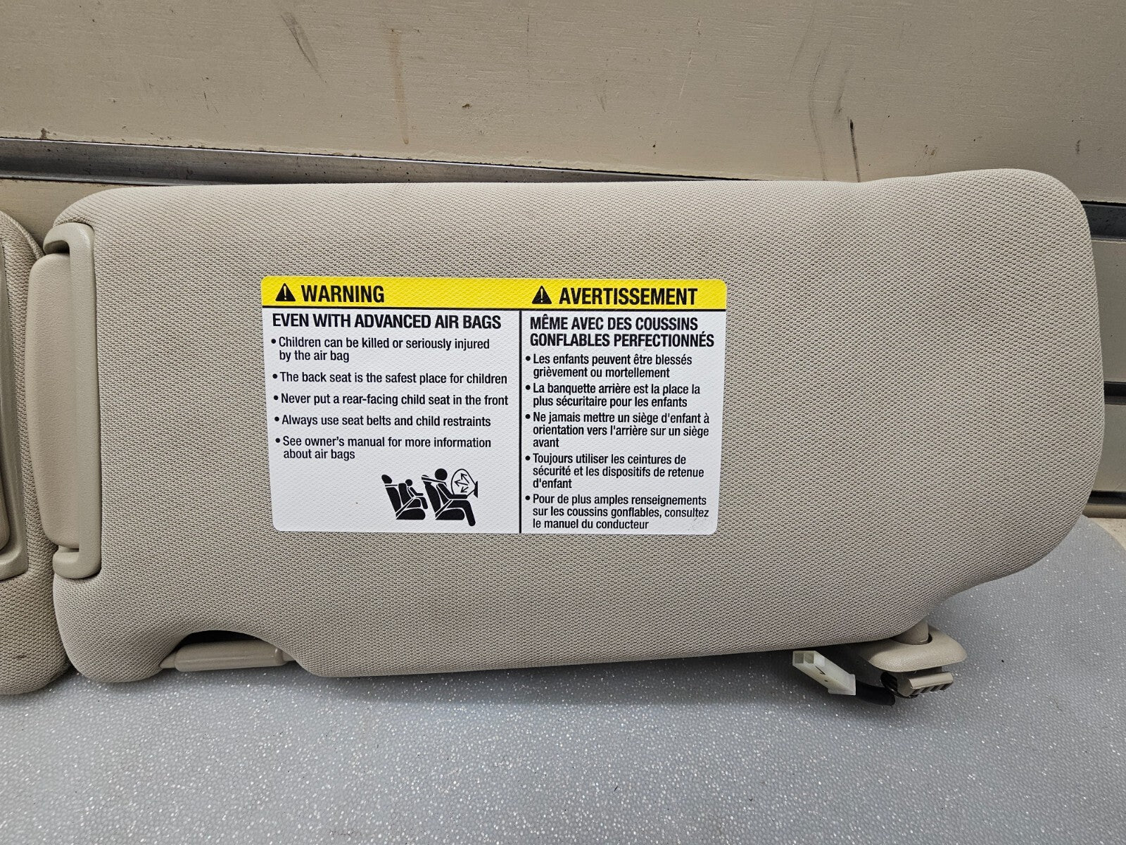 🔥2007-2012 Nissan Altima Sun Visor driver and passenger set gray - lighted OEM