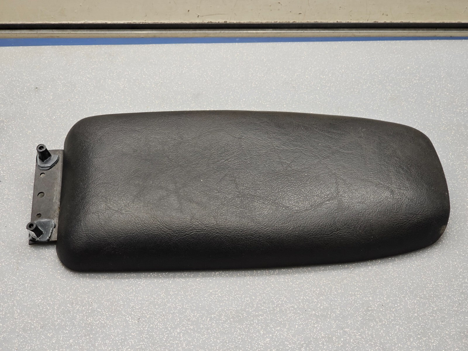 🔥01-05 SEBRING STRATUS Center Console Lid Armrest Storage Top Assembly Black