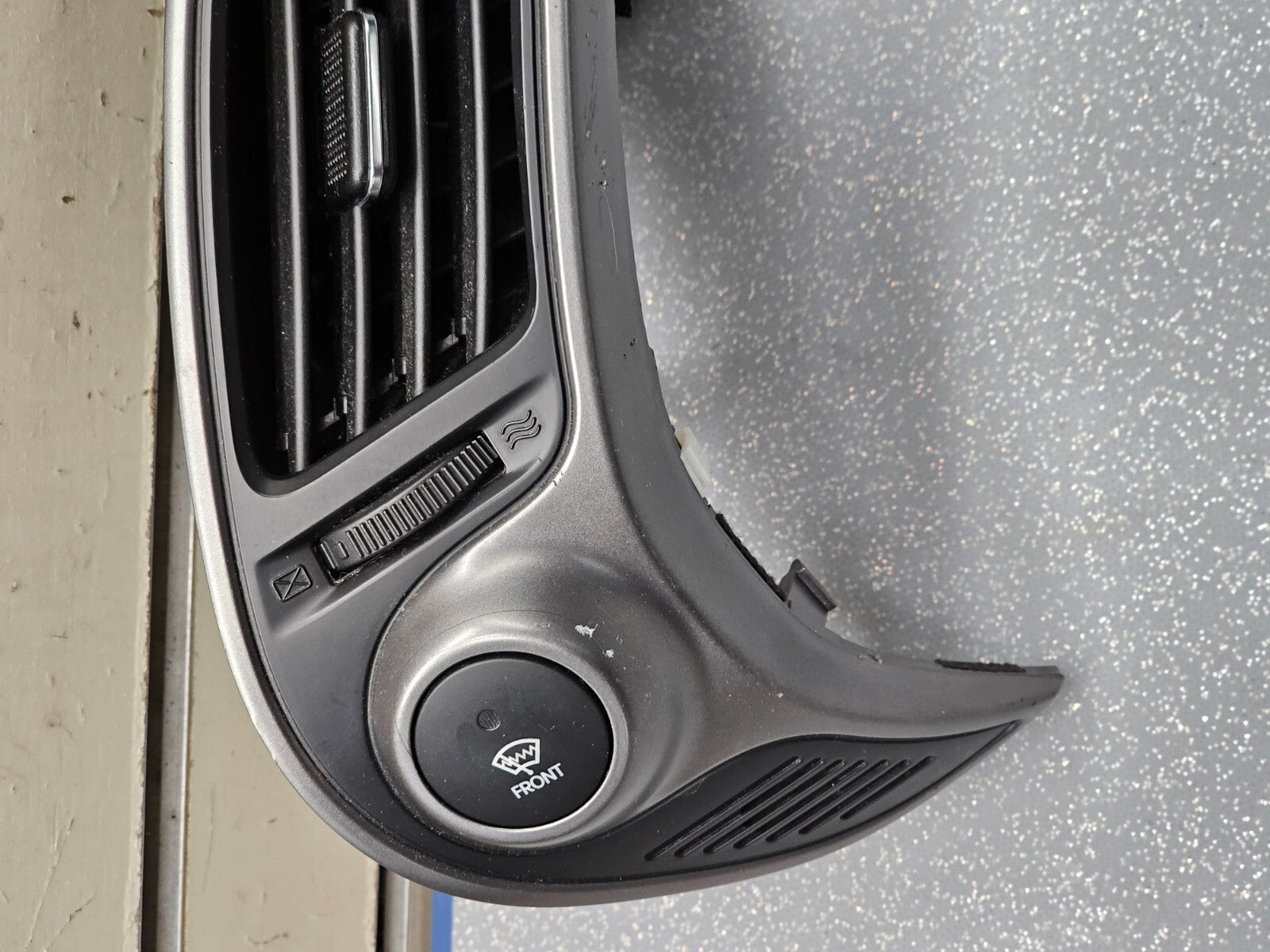 🔥10-15 Tucson ix35 Center Dash Right Passenger Air Vent Heater Silver/Black OEM