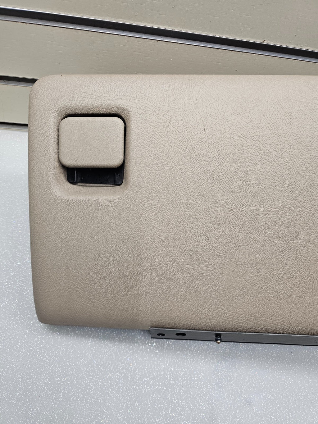 🔥99-06 Chevy SILVERADO SIERRA Dash GLOVE BOX Storage Compartment Door TAN G3