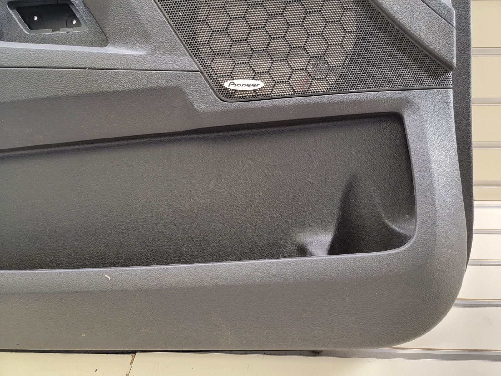 🔥2010 - 2016 CHEVROLET EQUINOX FRONT DOOR PANEL left driver Dark gray
