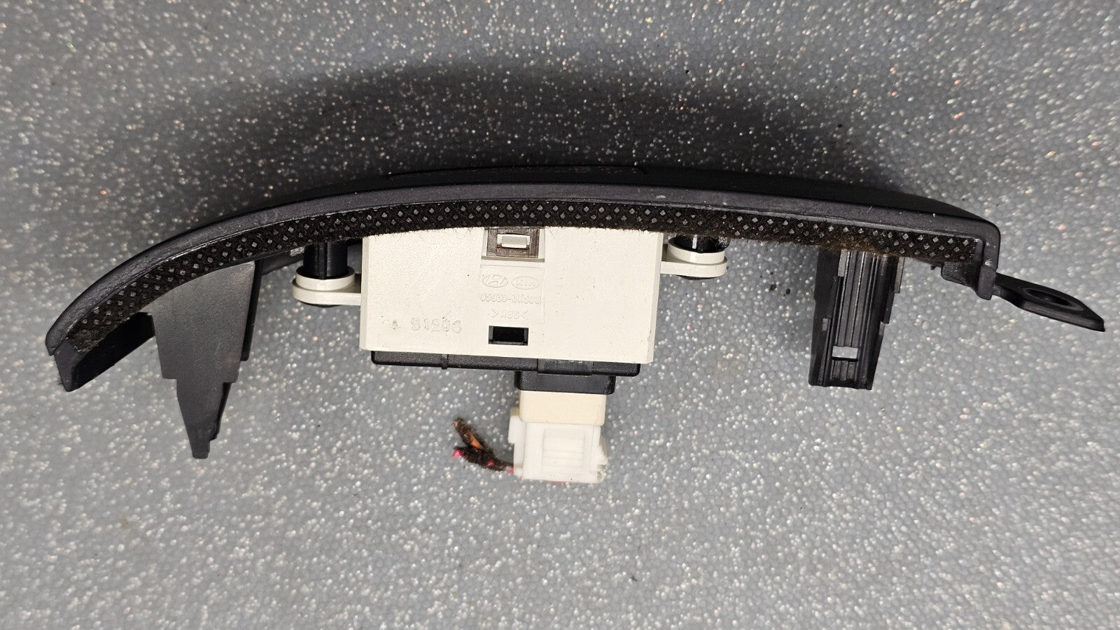 05-07 Sonata Dash Right Passenger Sensor Display Seat Belt Reminder Light Black