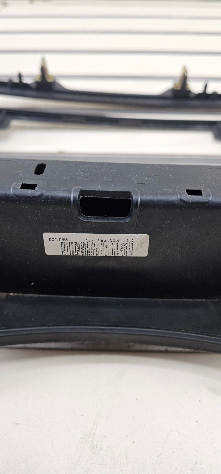 🔥05-07 JEEP GRAND CHEROKEE DASH PANEL RADIO SURROUND TRIM BEZEL SILVER OEM B70