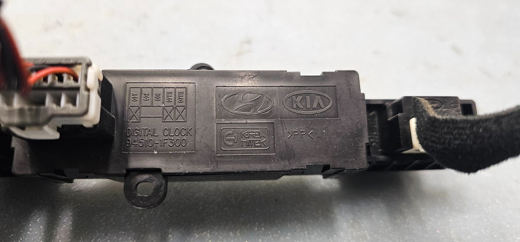 🔥06-10 Kia Sportage Hazard Switch Control Dash Digital Clock Display Time Black