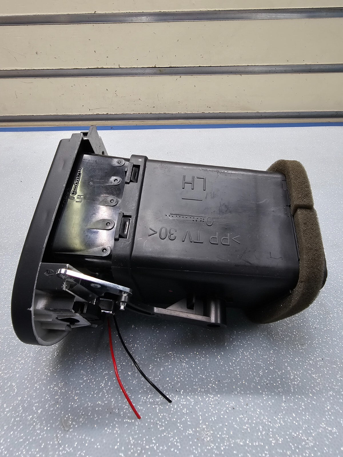 🔥04-07 JAGUAR XJ8 LEFT DRIVER Outer Dash Front Center Air Vent Heater OEM