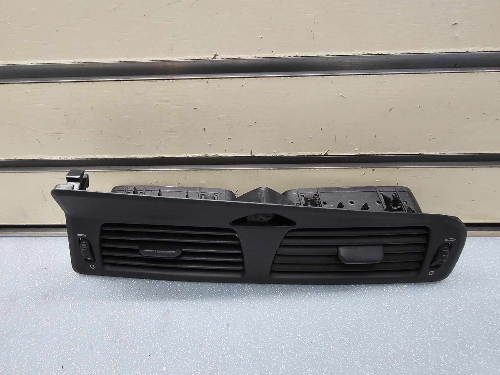 🔥04-09 Volvo S60 Dash Center AC Vent Grill Air Duct Trim Hazard Switch Cover