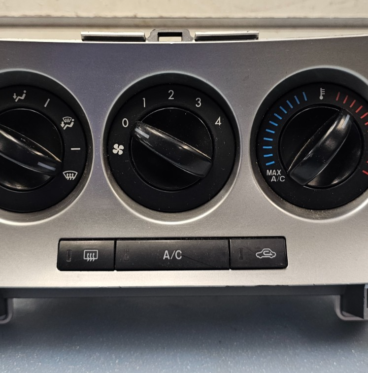 🔥10-11 Mazda 3 Climate Control Panel Temperature Unit A/C Heater OEM