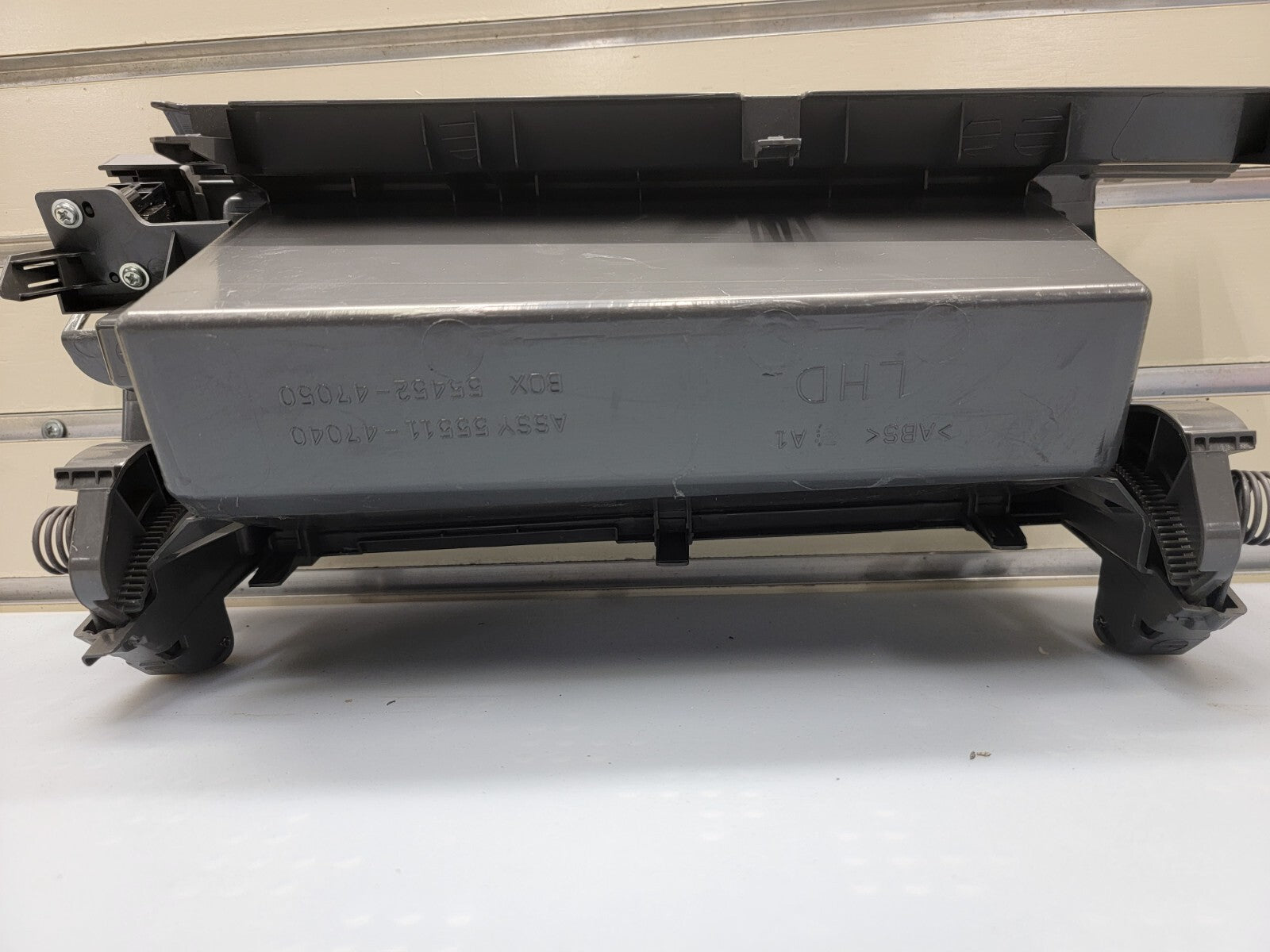 🔥2010-2015 TOYOTA PRIUS FRONT RIGHT PASSENGER GLOVE BOX COMPARTMENT OEM GRAY