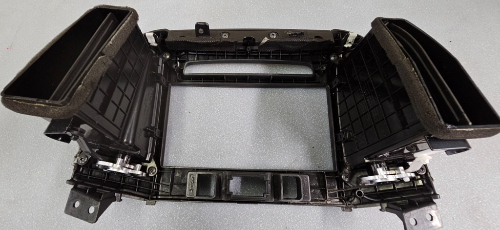 🔥10-12 Hyundai Santa Fe Dash Radio Surround Bezel Climate Trim Panel  Gray