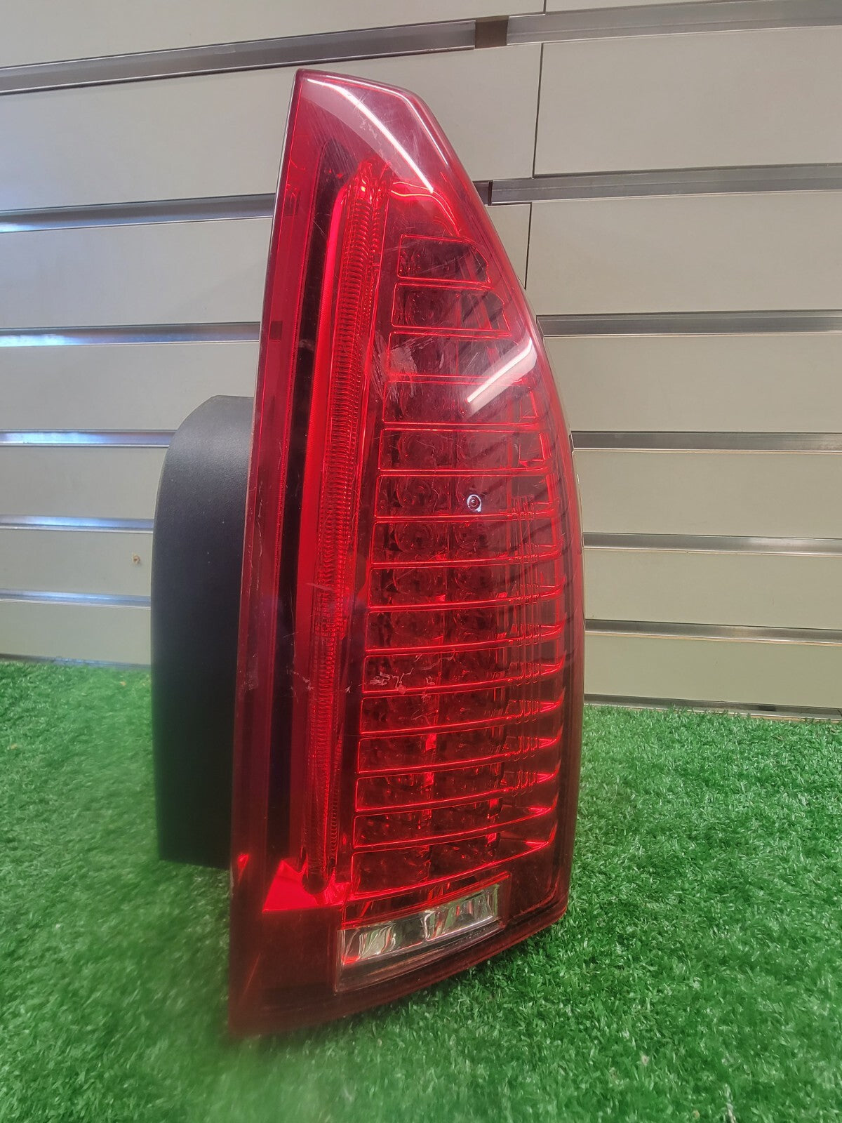 🔥08-13 Cadillac CTS Sedan Taillight Lamp Assembly Right Passenger Side Chrome