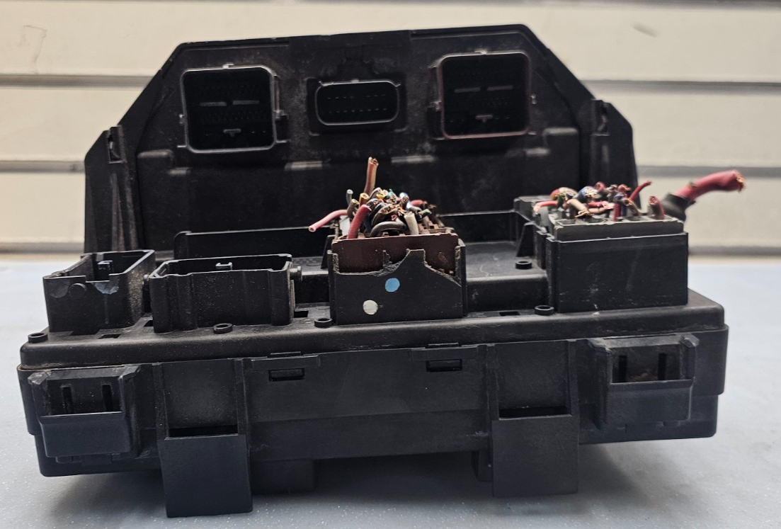 🔥08-09 Dodge Grand Caravan Journey Town Country Fuse box TIPM Power Module OEM