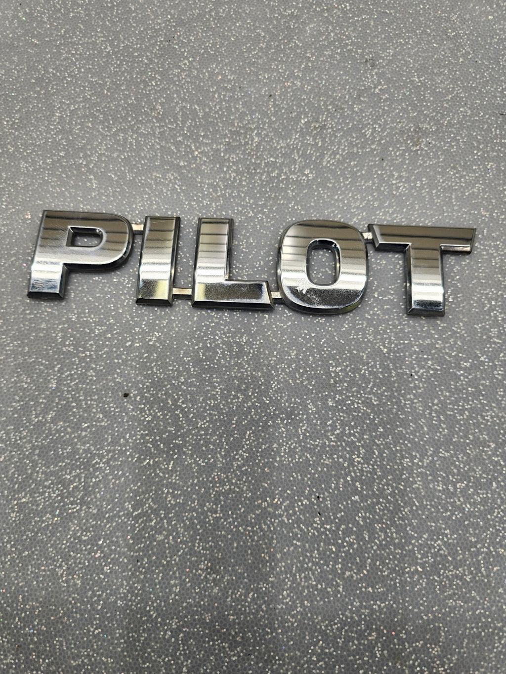 🔥2003-2008 HONDA PILOT REAR LID CHROME CENTER EMBLEM LOGO NAMEPLATE BADGE OEM