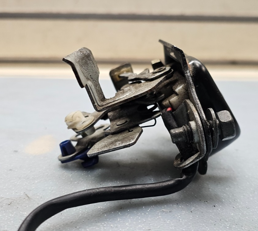 🔥97-04 Nissan Pathfinder QX4 SUV Rear Trunk Latch Tail Gate Door Lock Assembly