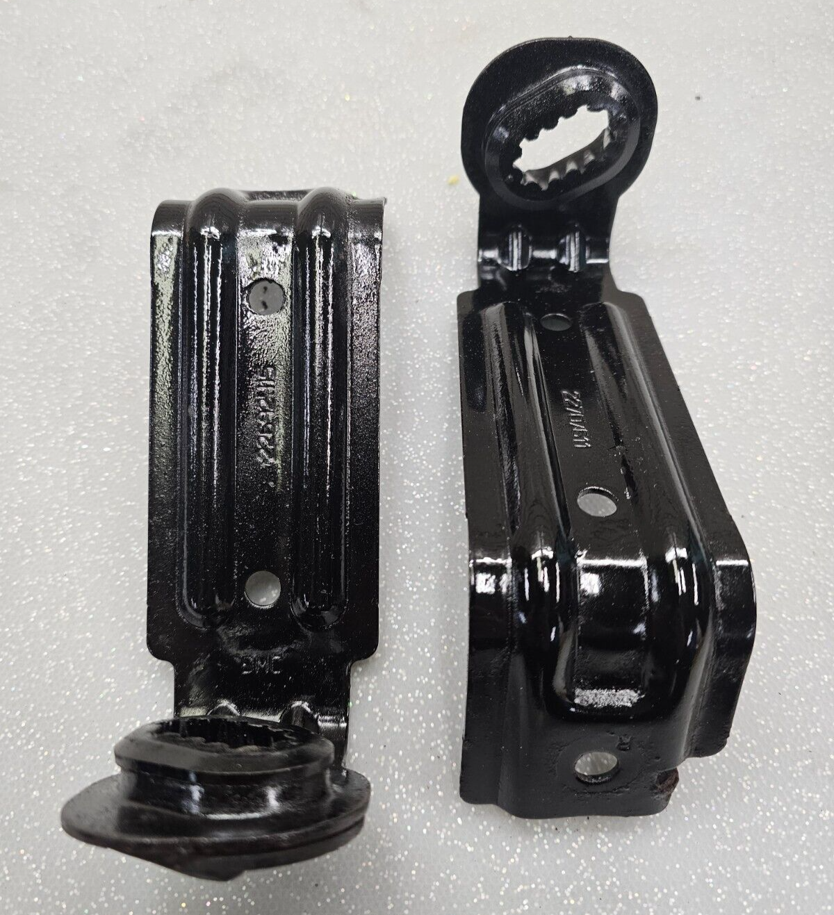 05-10 Chevy Cobalt Radiator Top Clamps LH/RH Pair Steel Engine Compartmnet OEM