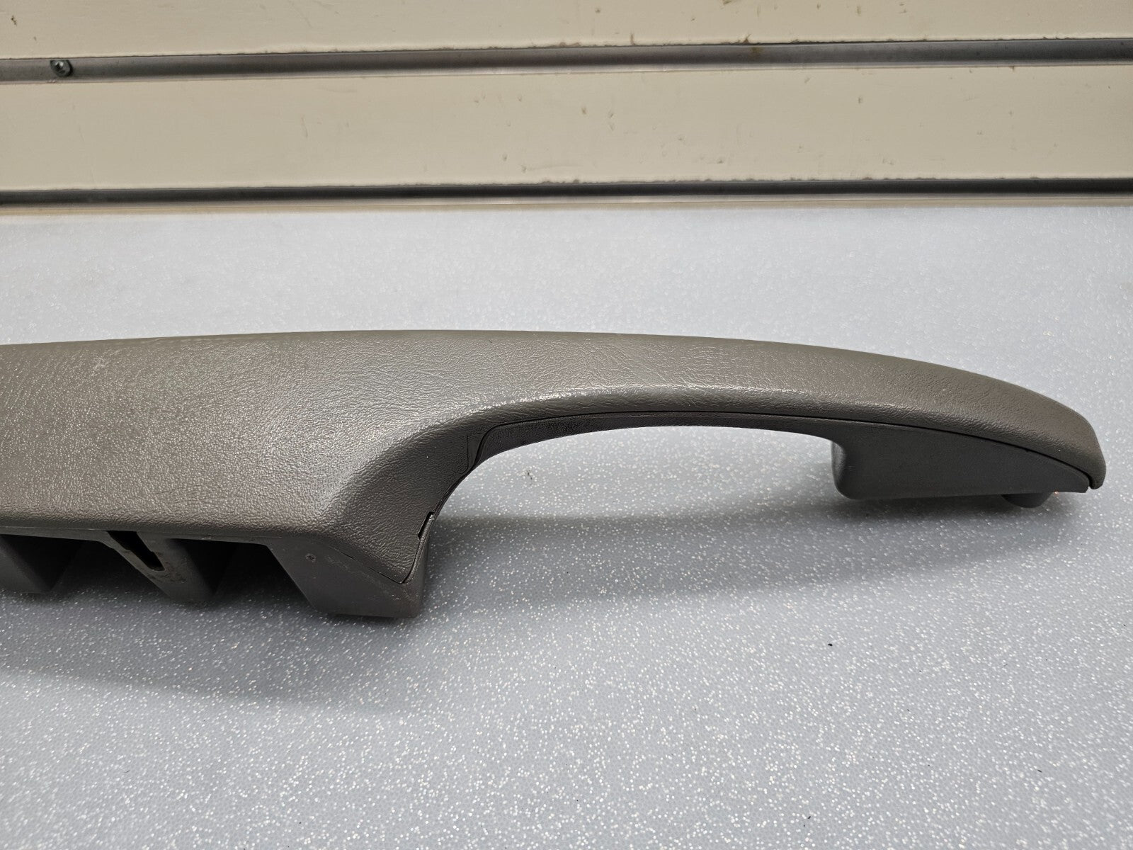 🔥03-18 Express Savana Front Driver Pull Door Panel Handle Armrest Dark Gray