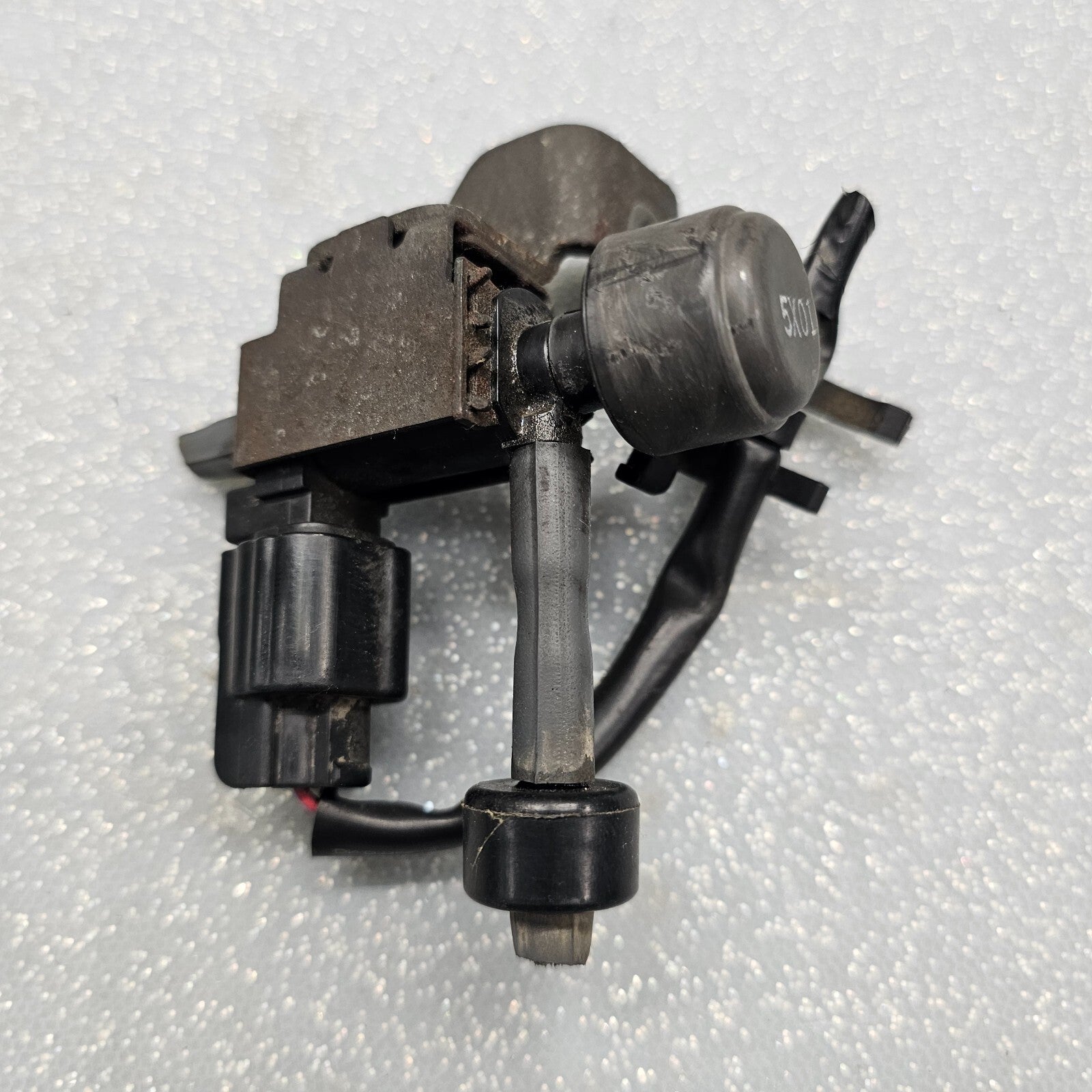 02-06 Honda CRV Acura RSX Bypass Control Valve Solenoid IMRC Intake Manifold OEM