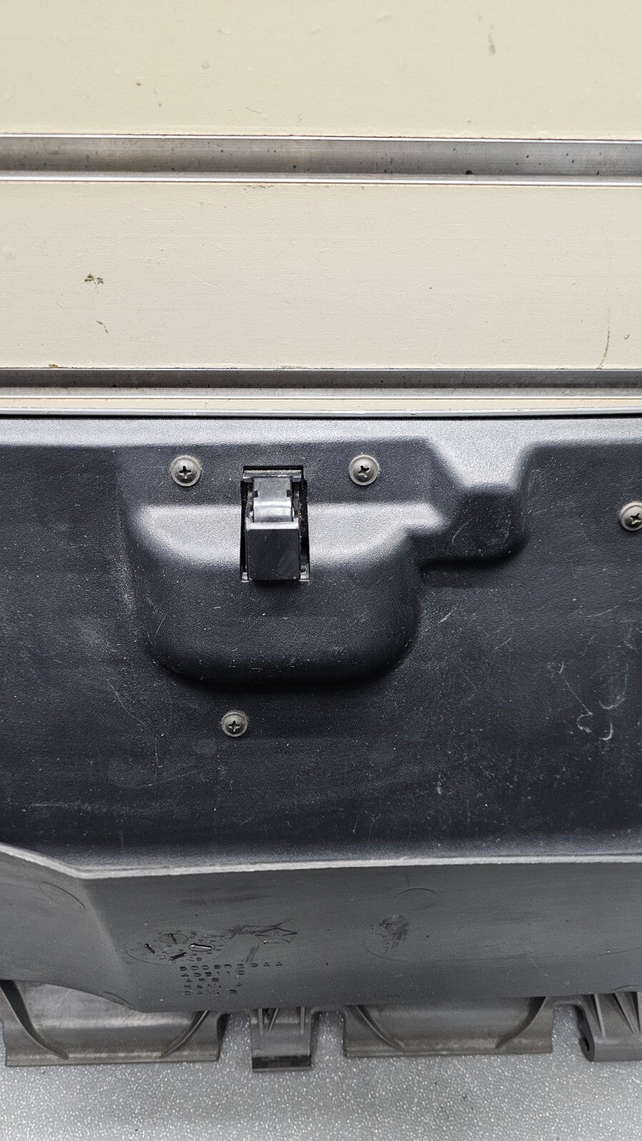 🔥01-07 CARAVAN TOWN COUNTRY VOYAGER DASH GLOVE BOX COMPARTMENT ASSEMBLY GRAY