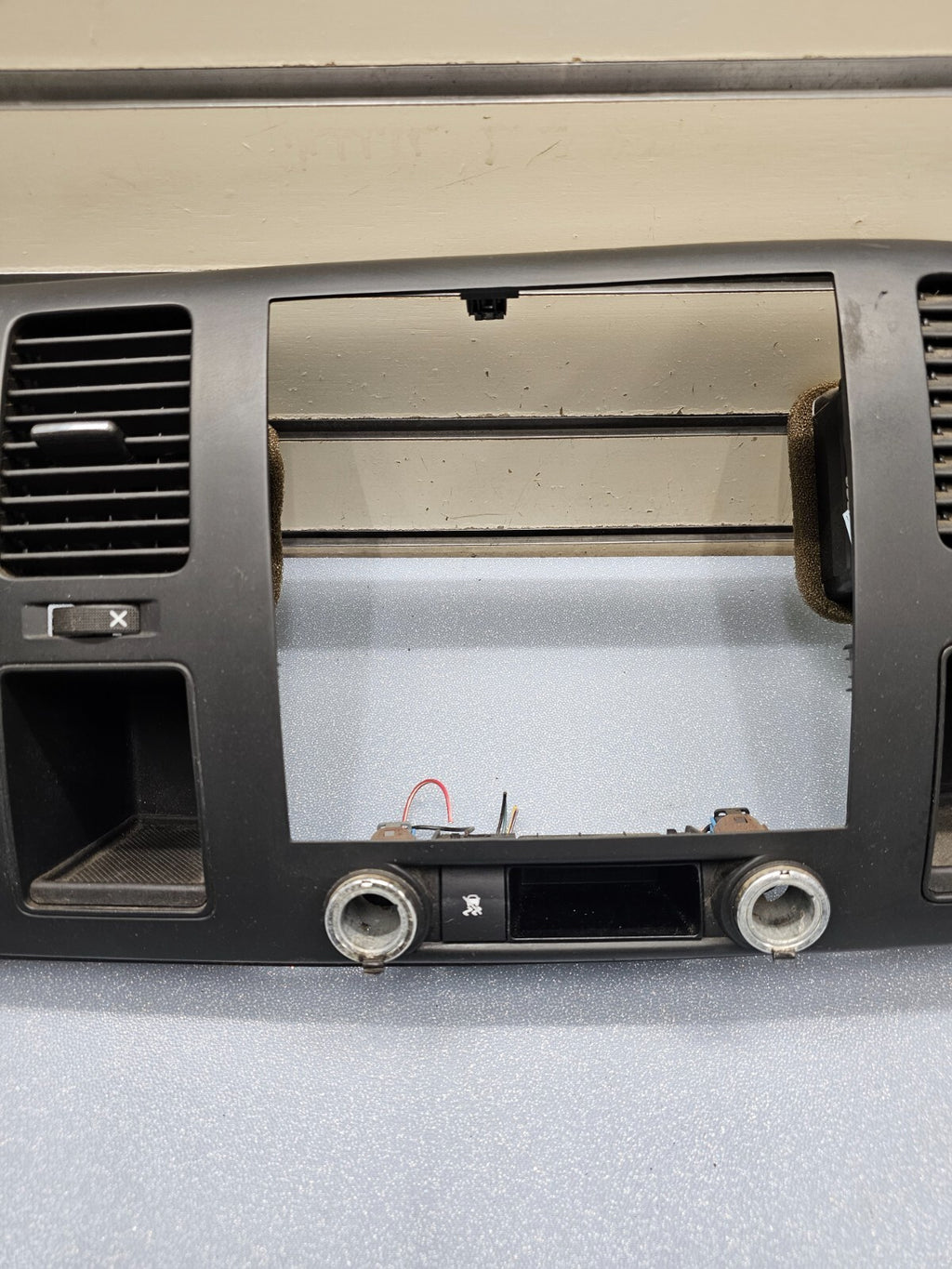 🔥07-14 Silverado SIERRA Center Dash Radio Bezel AC Climate Trim 2 Vent BLACK B6