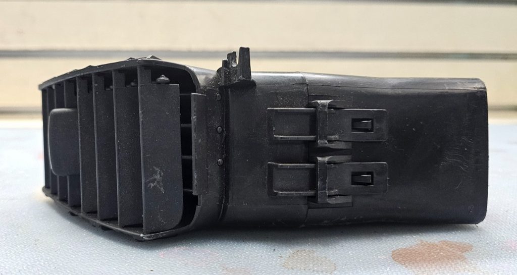 04-09 Legacy Outback Dash Front RIGHT Air Vent Heater Conditioning Filter Black