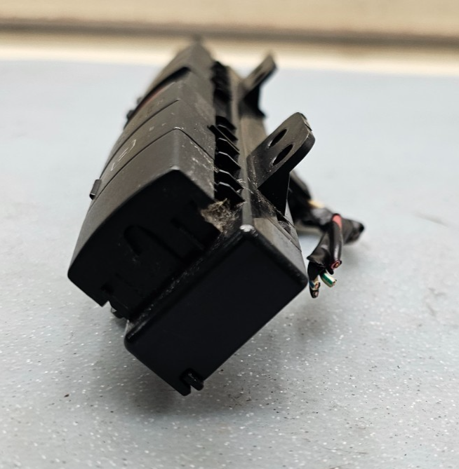 🔥08-09 Jeep Liberty Hazard Traction Control 4 Gang Switch Switch Panel Black