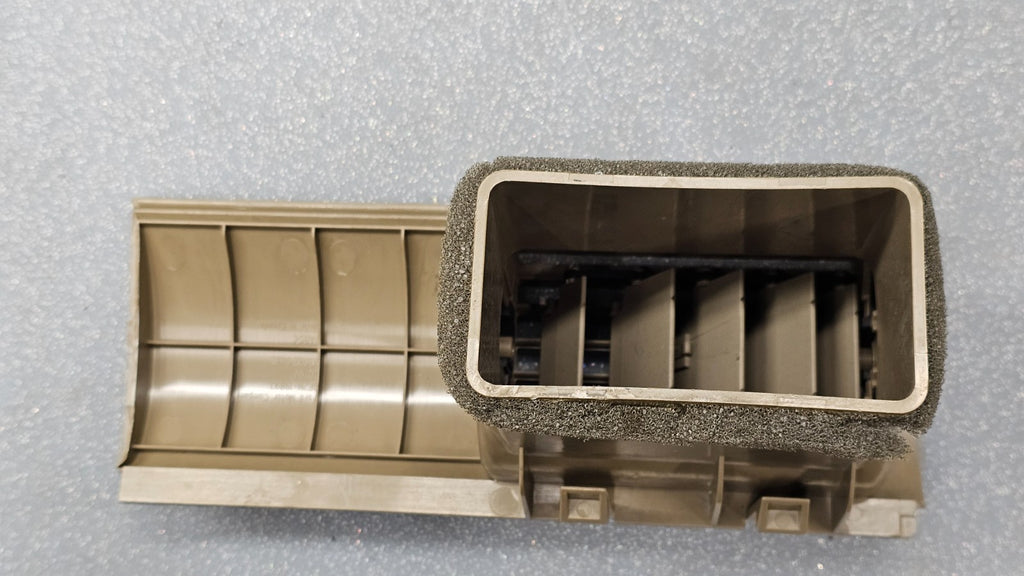 🔥04-07 FORD FREESTAR CENTER DASH AC A/C HVAC AIR VENT HEATER PANEL BEZEL TAN