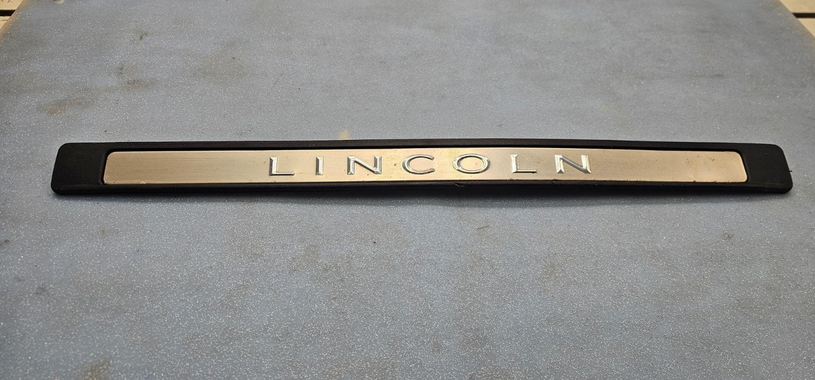 🔥2003-2011 Lincoln Town Car OEM Genuine Interior Trim Door Sill Plate