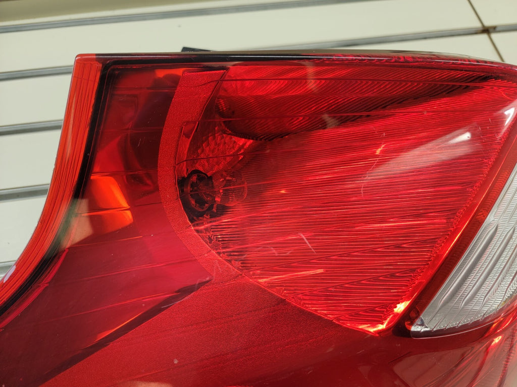 🔥2012-2014 Ford Focus Hatchback Tail Light taillight LEFT DRIVER side