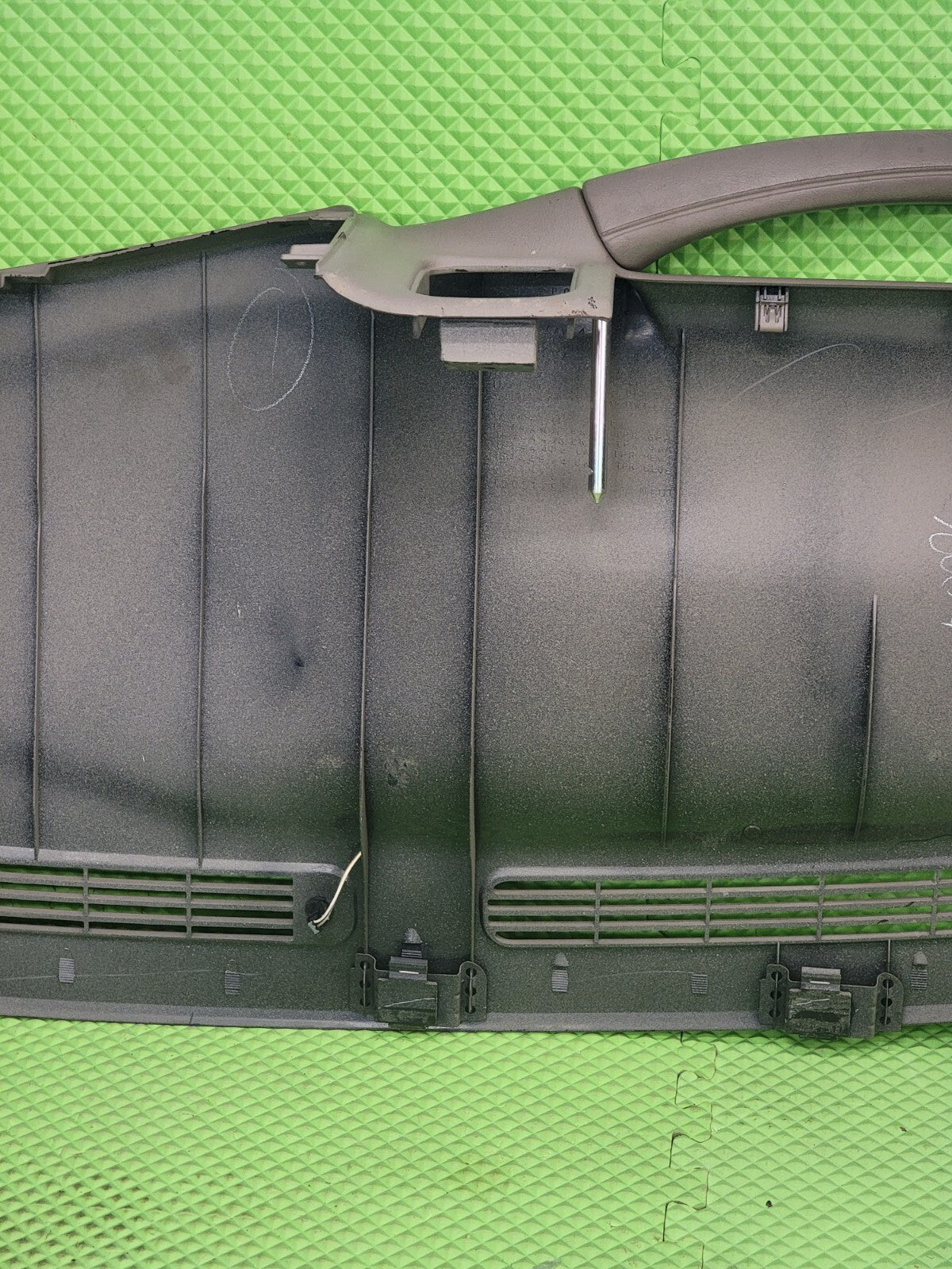 99-06 SILVERADO SIERRA TAHOE Upper Dashpad Cap Cover Top Dashboard LIGT GRAY DP1