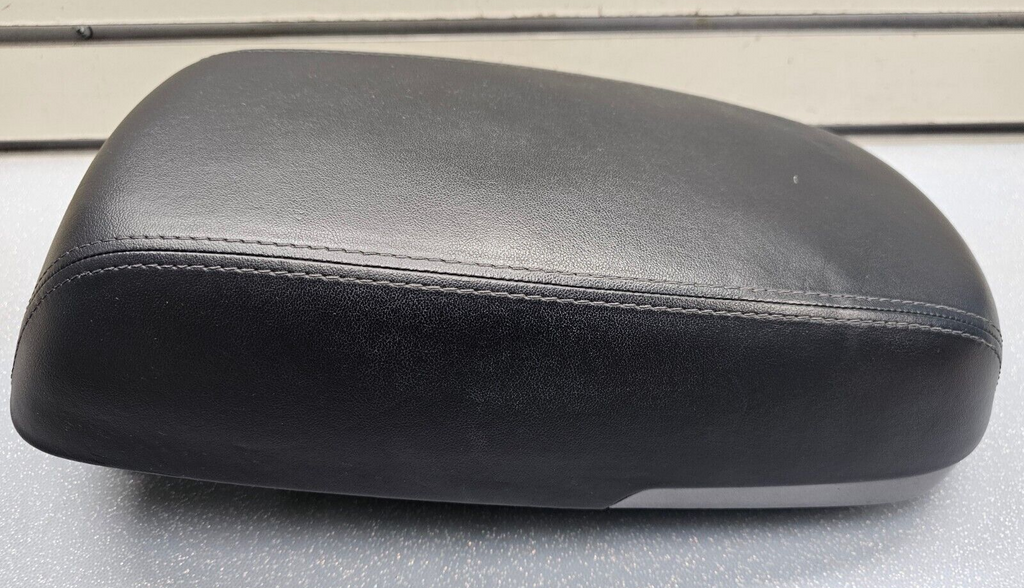 14-15 Tucson Front Floor Center Console Lid Cover Top Pad Armrest Storage Black