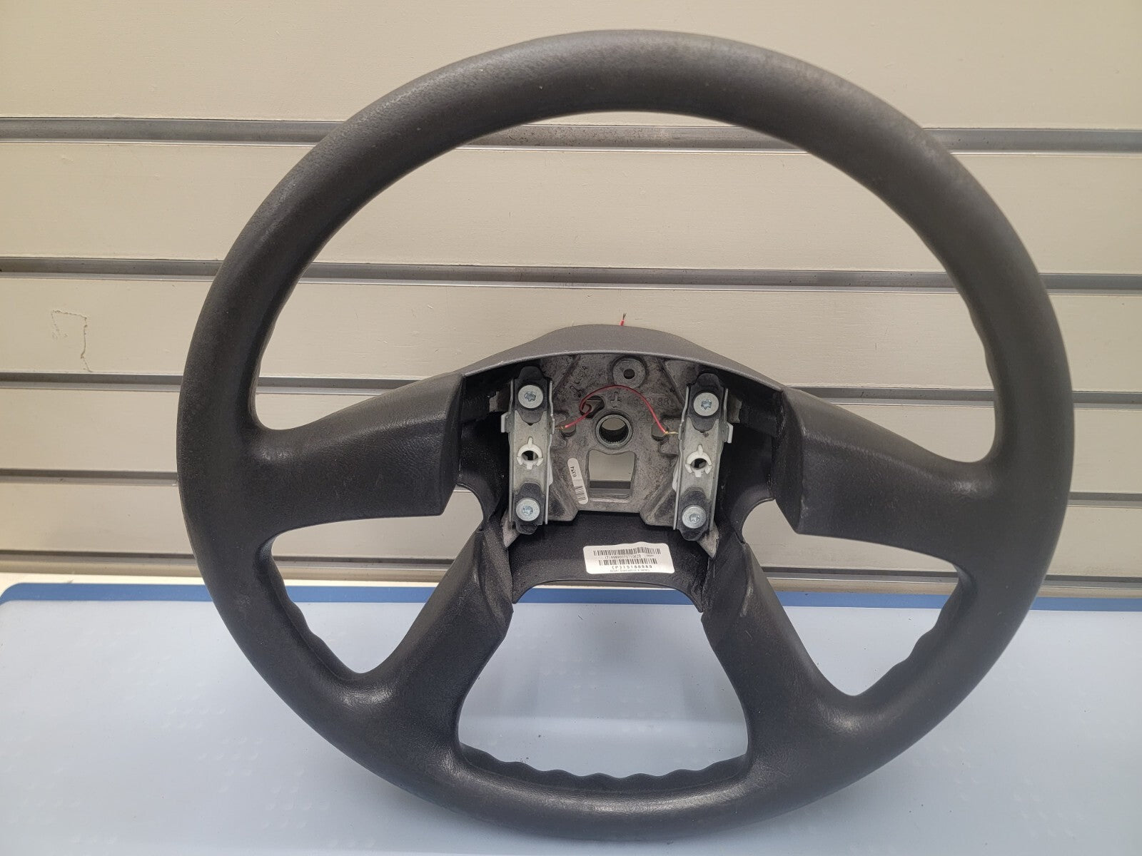 02-09 Trailblazer Envoy03-06 SILVERADO SIERRA YUKON STEERING WHEEL LEATHER BLACK