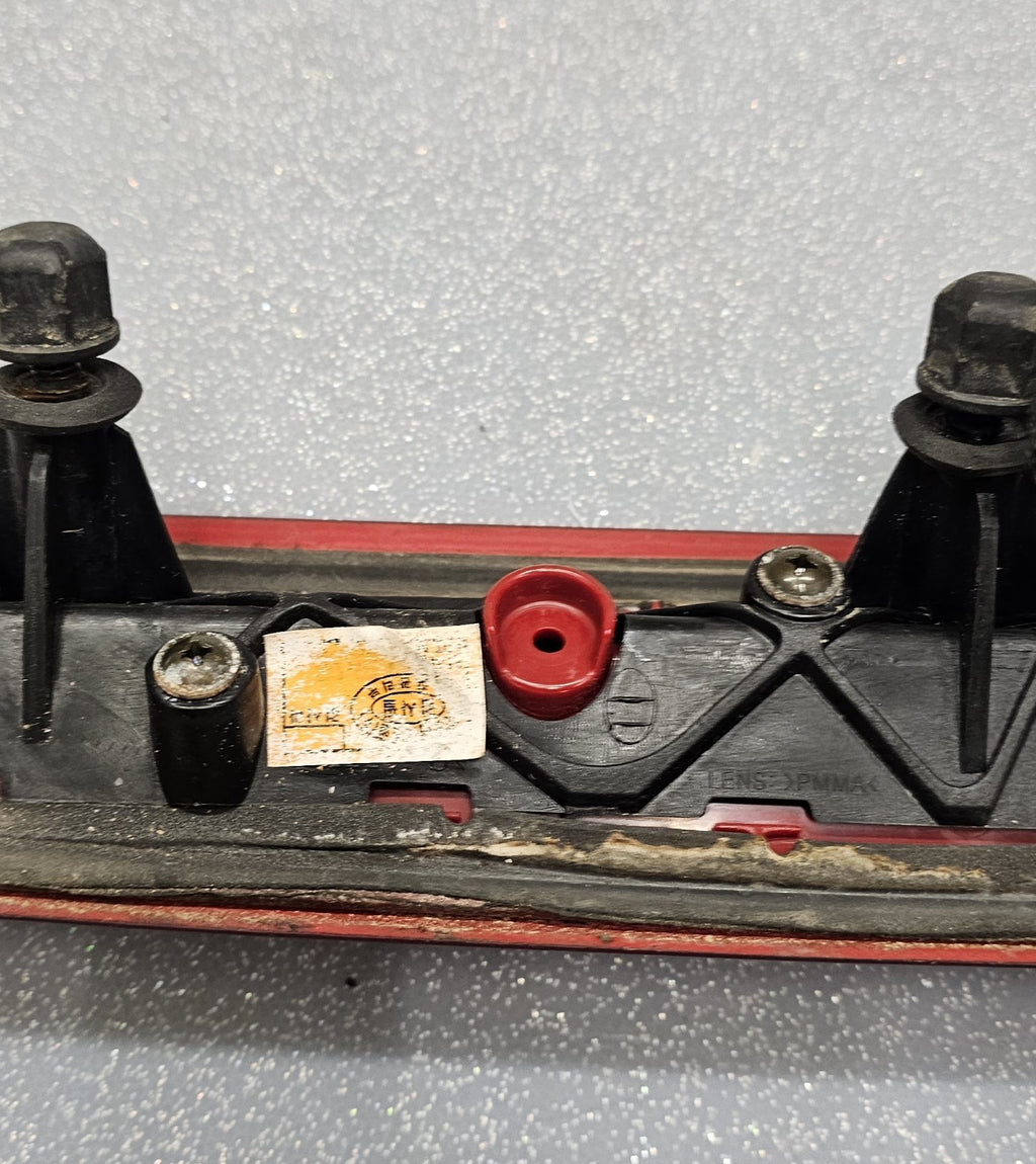 🔥2005-2009 Kia Sportage Rear LED 3rd Third Brake Light OEM