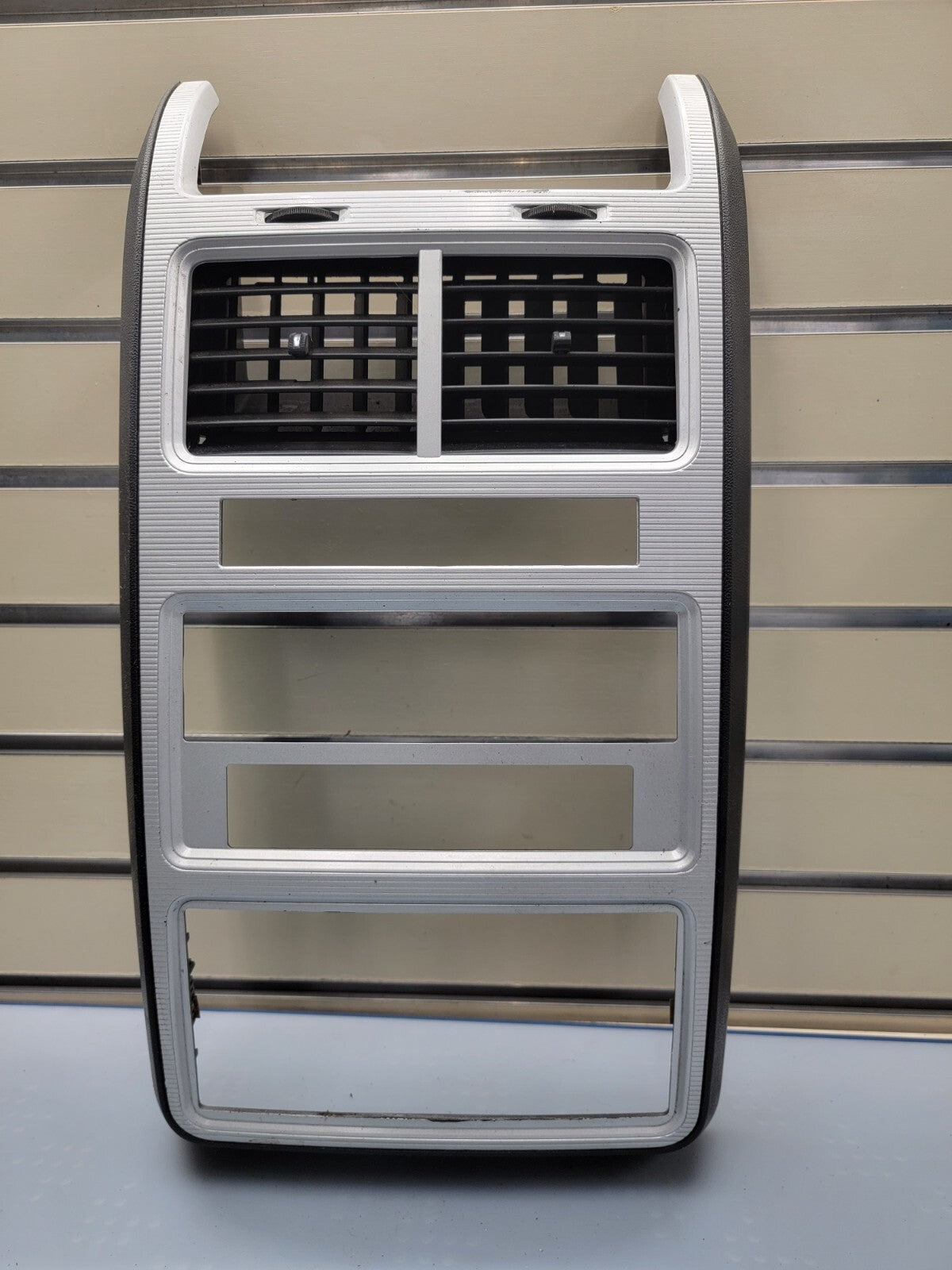 🔥09-10 DODGE JOURNEY Center DASH RADIO TRIM BEZEL Climate Vents OEM silver