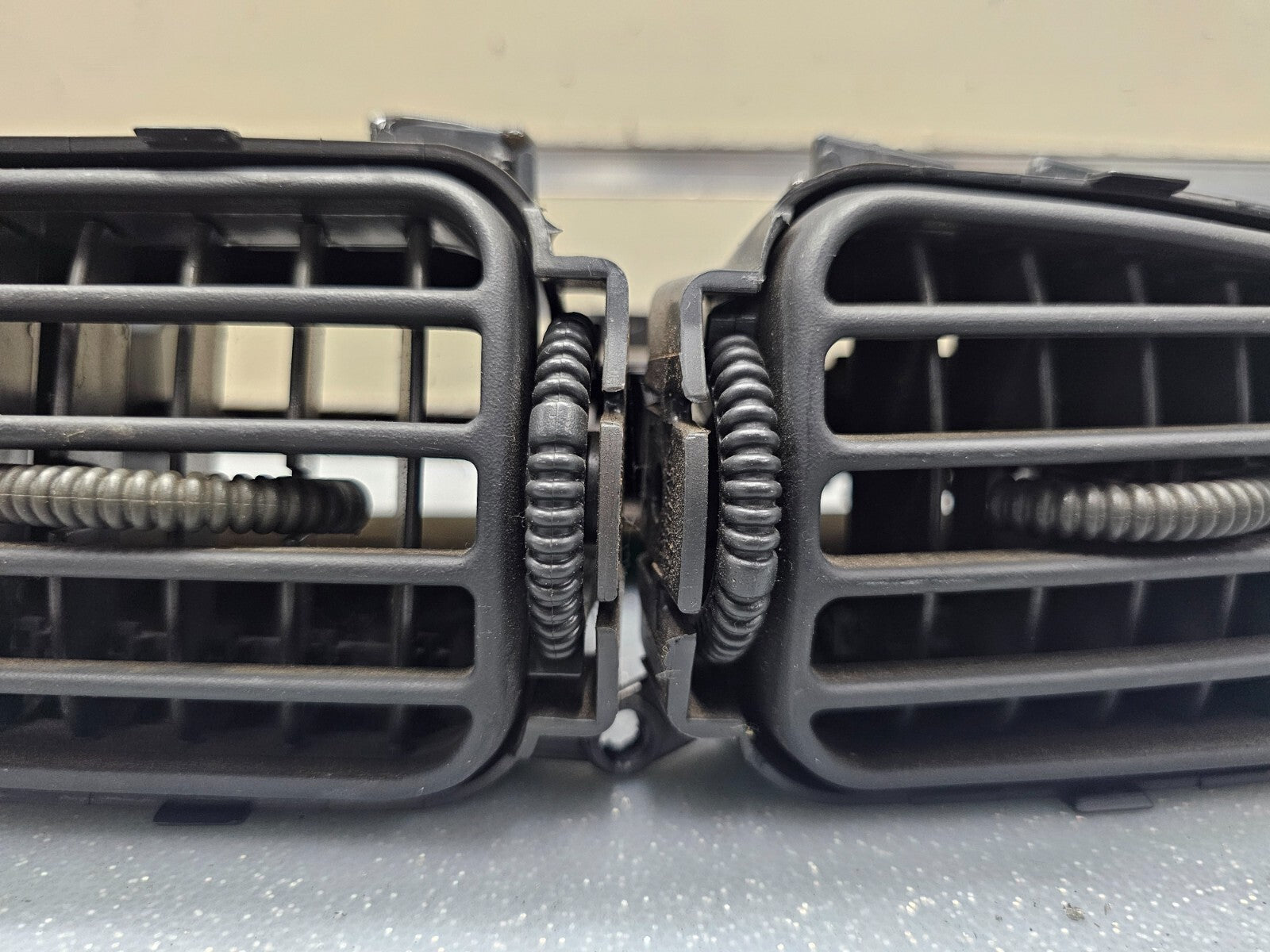 98-04 Blazer S10 Jimmy Sonoma Center Dash AC Air Vents Heater Filter Conditioner