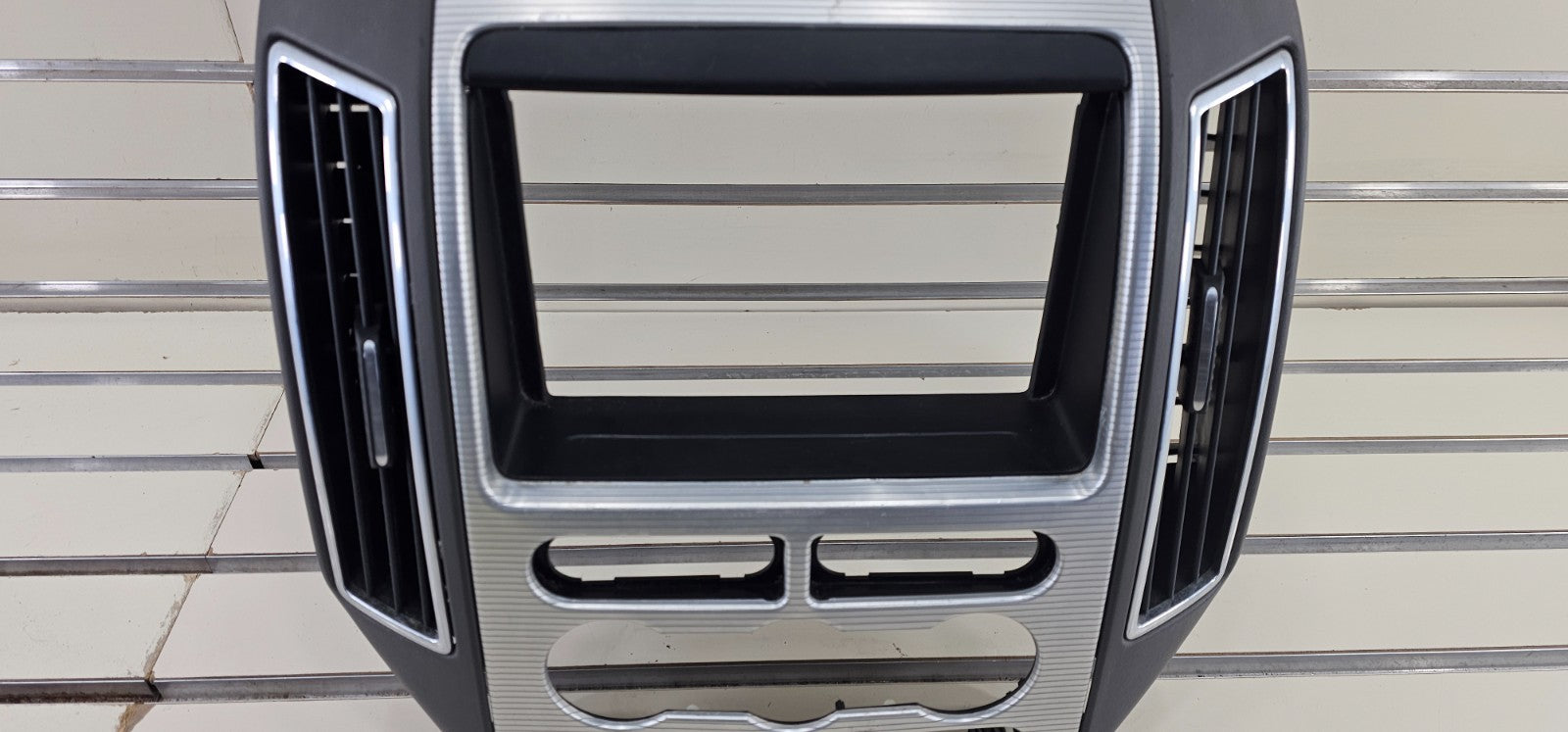 07-10 Ford Edge Center Front Dash Radio Bezel Trim Storage Climate Control Gray