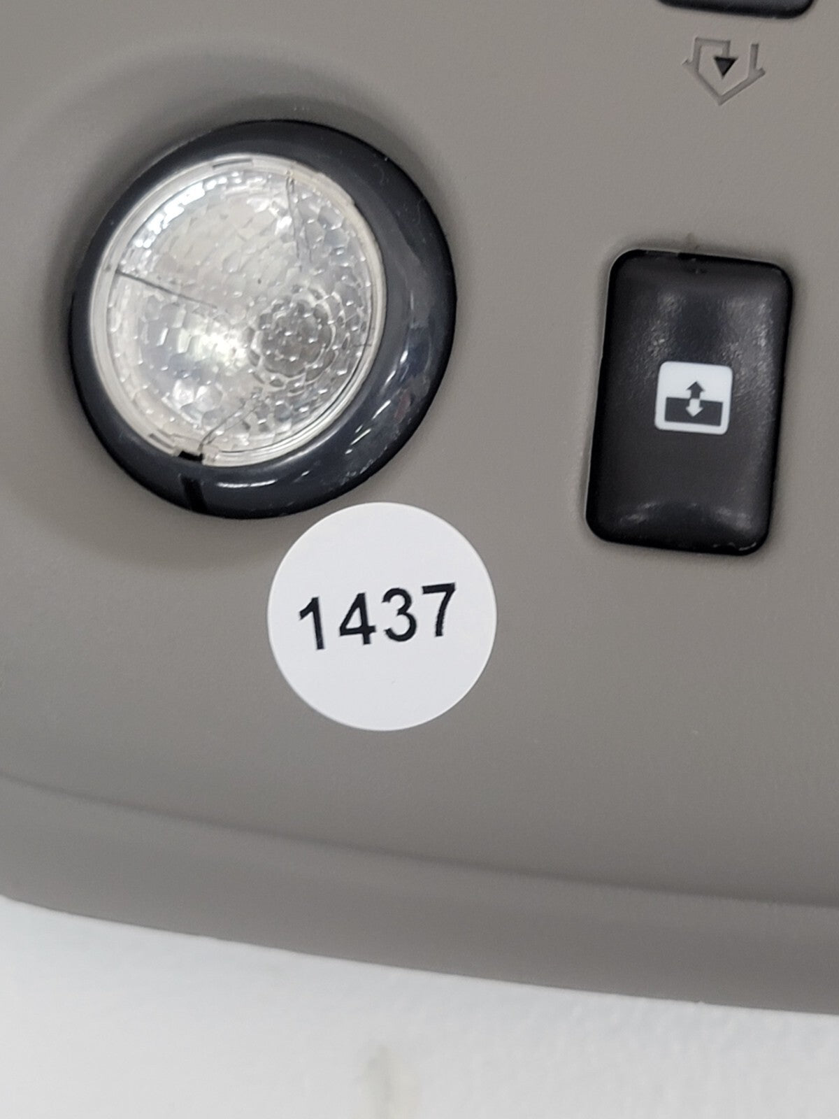 🔥03-06 Escalade Tahoe Yukon OVERHEAD ROOF CONSOLE/MAP    GRAY