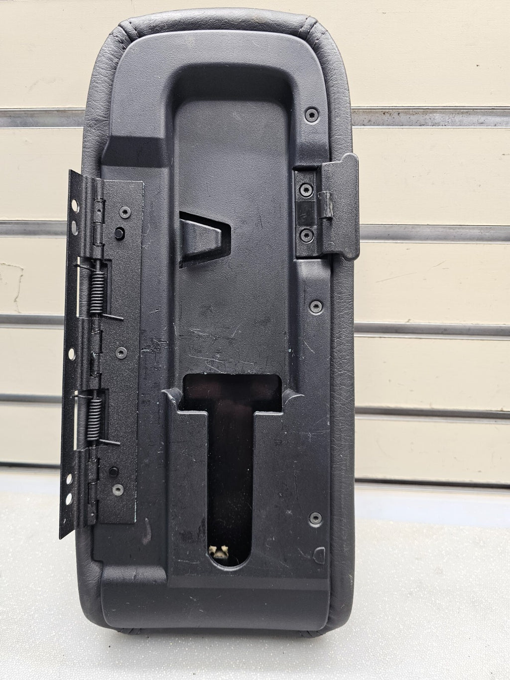 98-04 Chrysler 300M Front Center Console Lid Armrest Leather Top Assembly Black