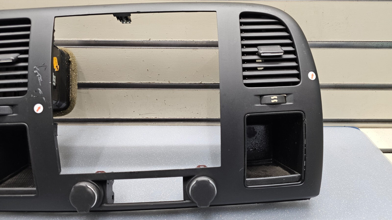 🔥07-14 Silverado SIERRA Center Dash Radio Bezel AC Climate Trim 2 Vent BLACK B6