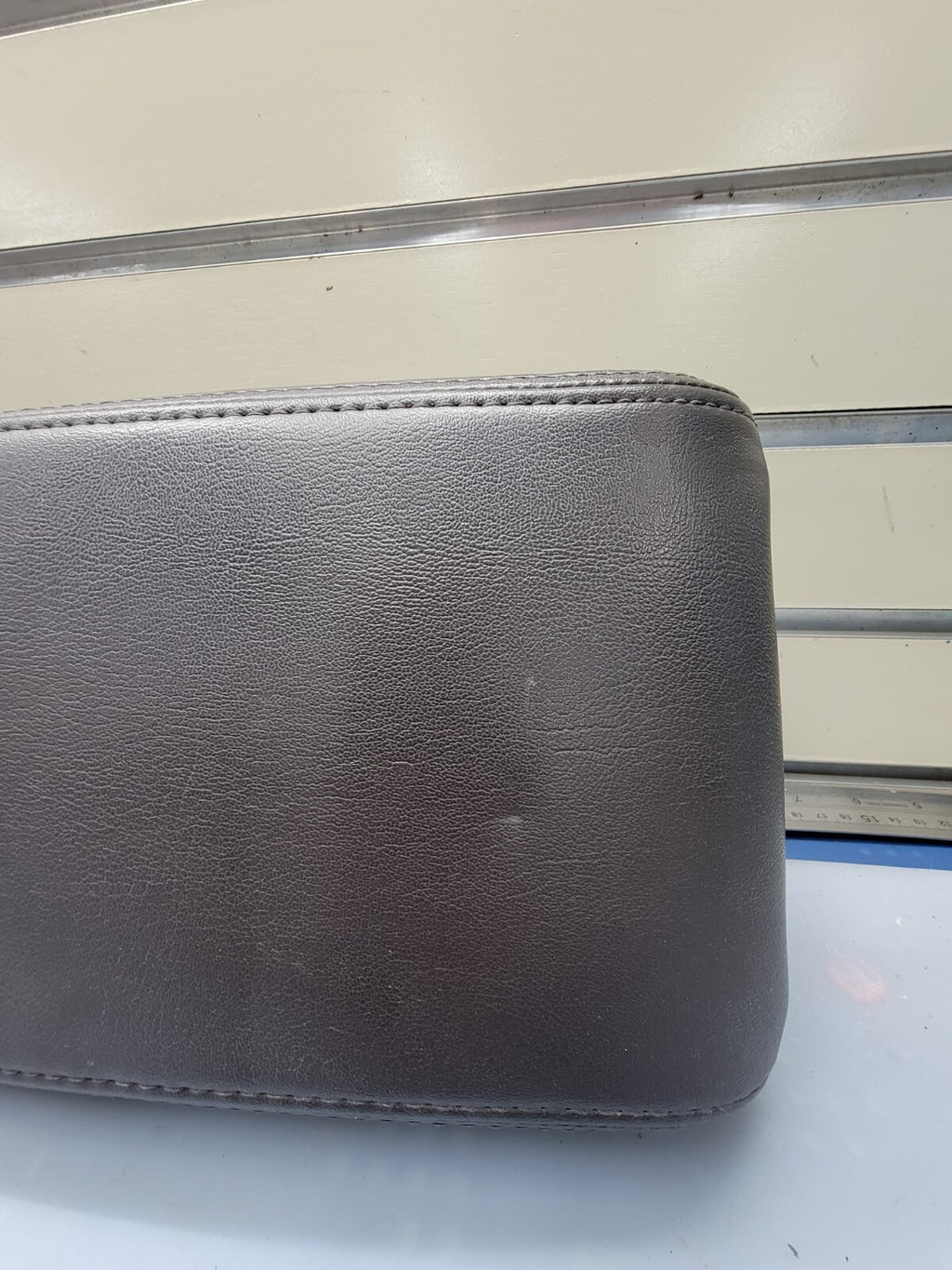 🔥08-12 Chevy Malibu FRONT CONSOLE LID ARMREST ASSEMBLY SLIDING STORAGE BLACK