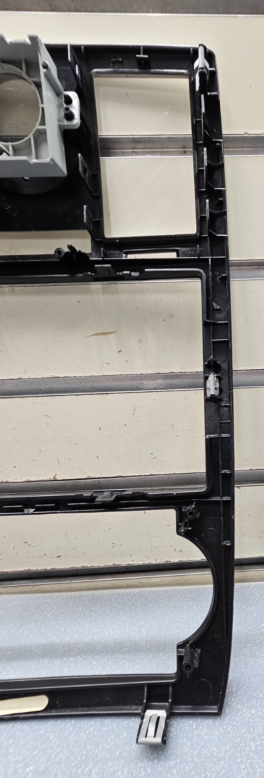 🔥05-07 CHRYSLER 300 CENTER DASH RADIO BEZEL CENTER TRIM PANEL SILVER OEM B16