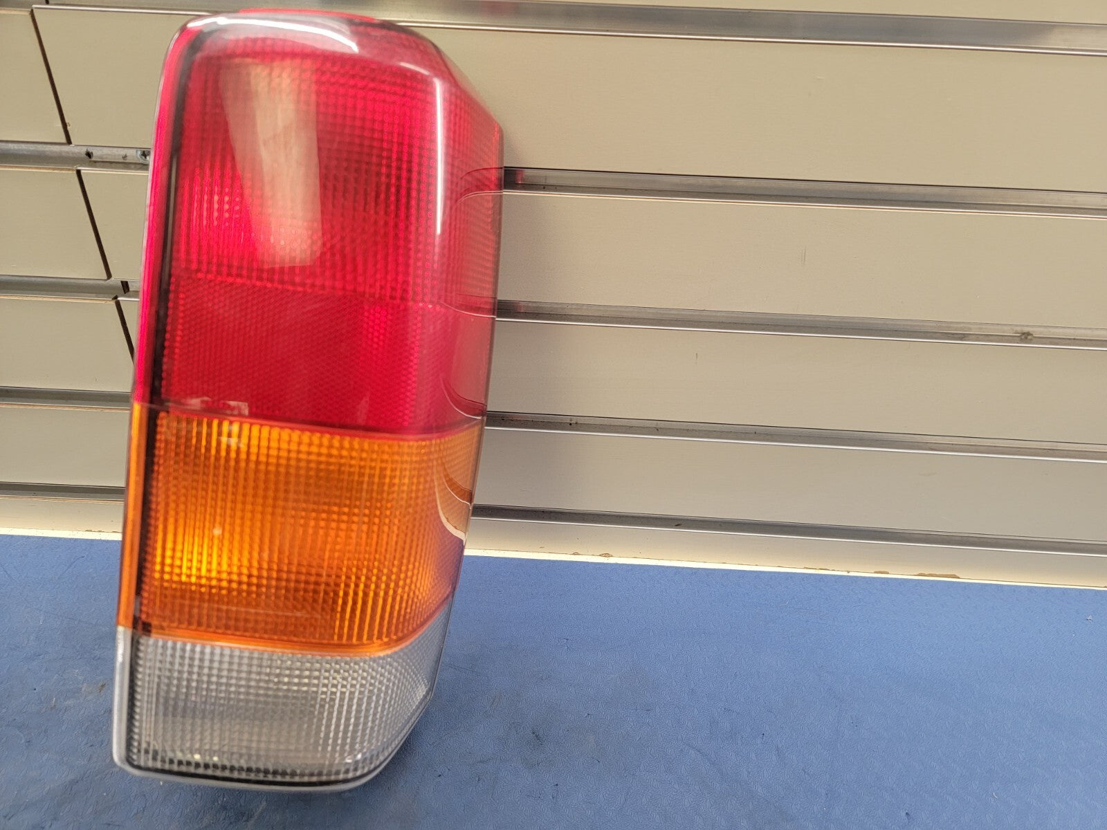 🔥 1997 - 2001 JEEP CHEROKEE Rear Tail Light Lamp Assembly Right Passenger Side