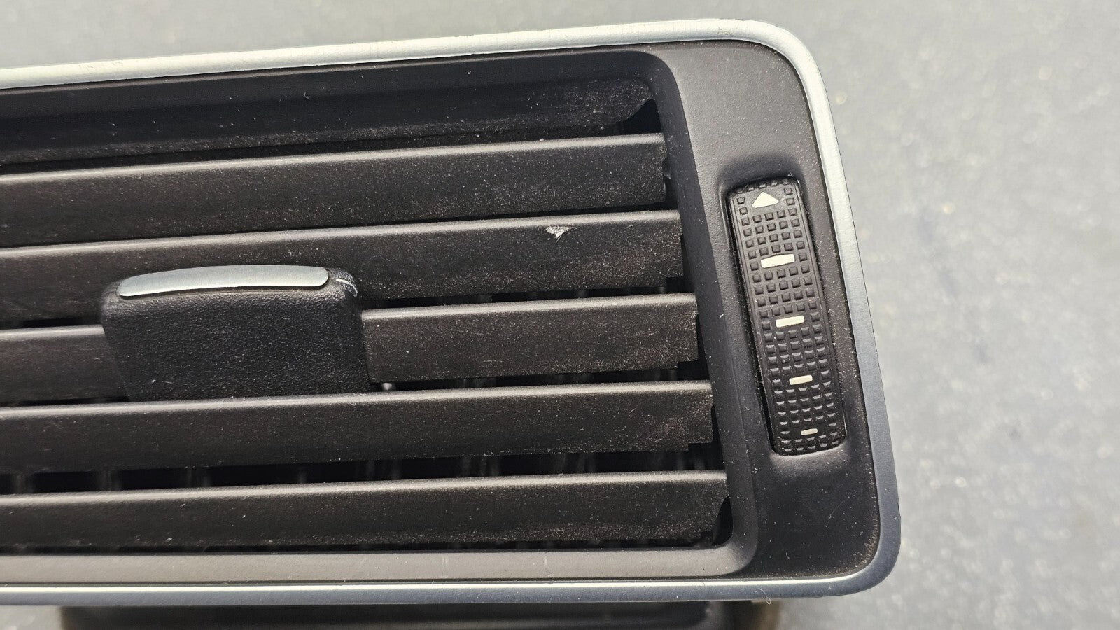 🔥16-19 VW PASSAT DASH RIGHT PASSENGER AC A/C AIR VENT HEATER PANEL BLACK/SILVER