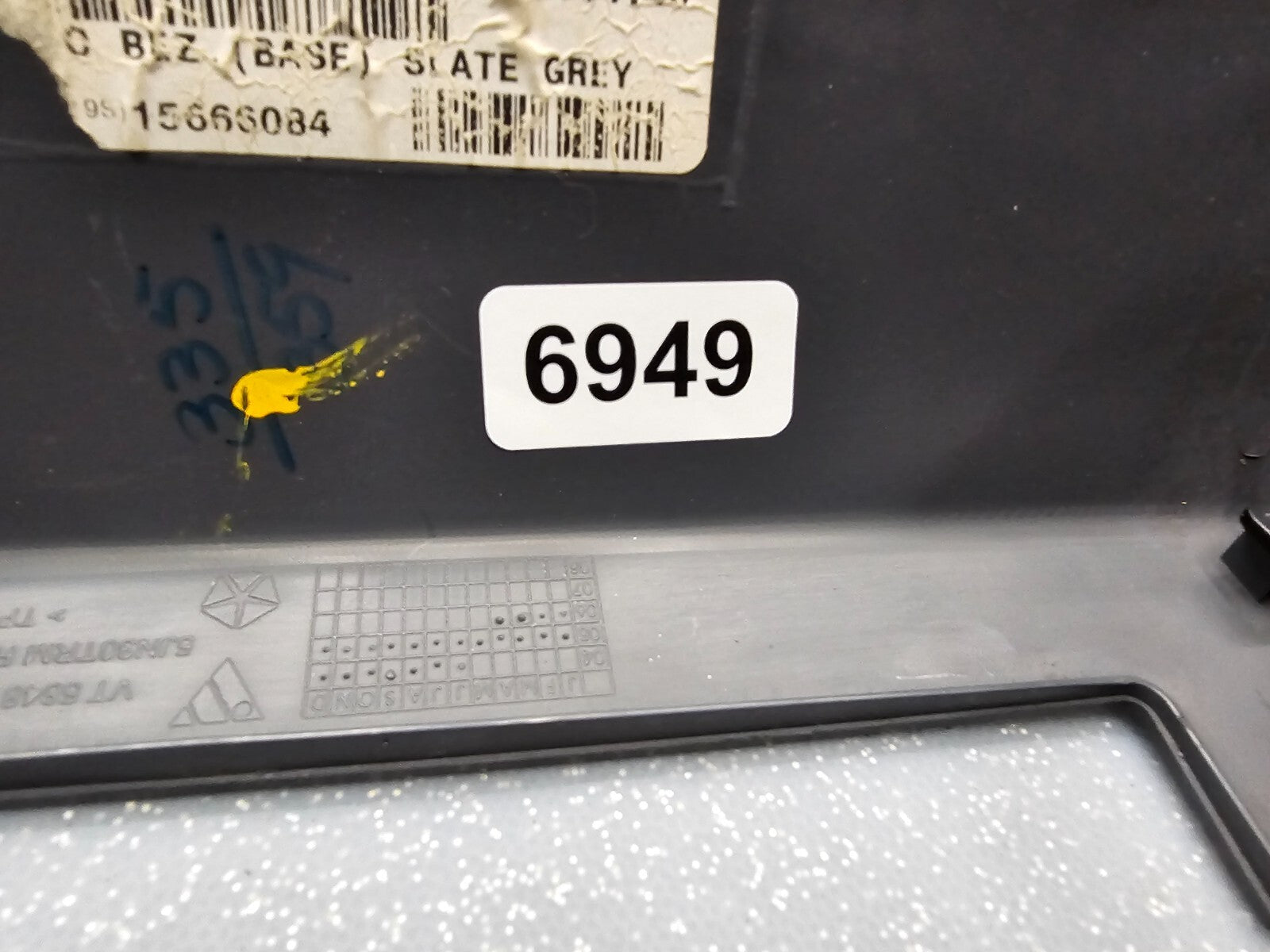 05-07 Jeep Grand Cherokee Center Radio Dash Bezel Trim Panel Surround Balck B30