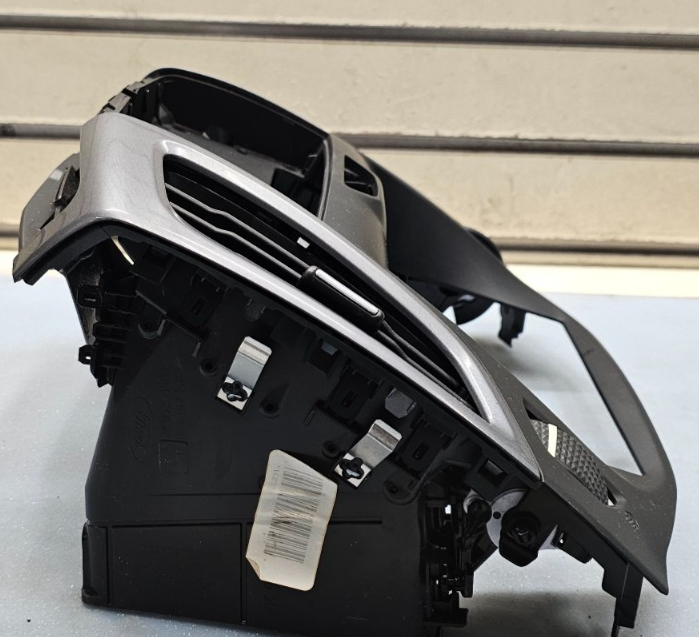 🔥12-14 FORD FOCUS CENTER DASH RADIO DISPLAY PANEL SURROUND BEZEL TRIM BLACK OEM