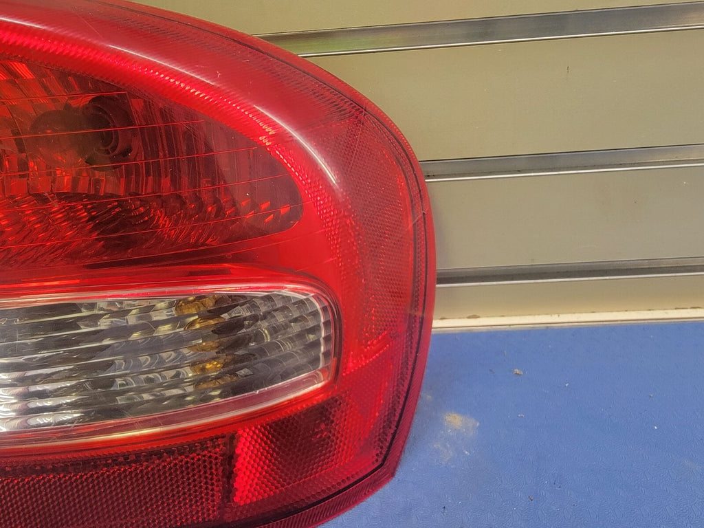 03-05 CHRYSLER SEBRING Driver Right Side Tail Light Lamp Assembly Chrome