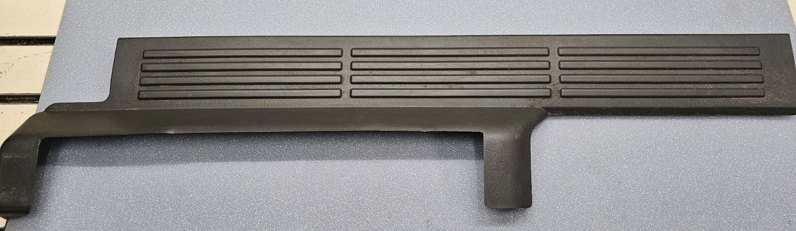 🔥99-06 SILVERADO SIERRA LEFT FRONT CREW CAB DOOR SILL SCUFF PLATE TRIM OEM
