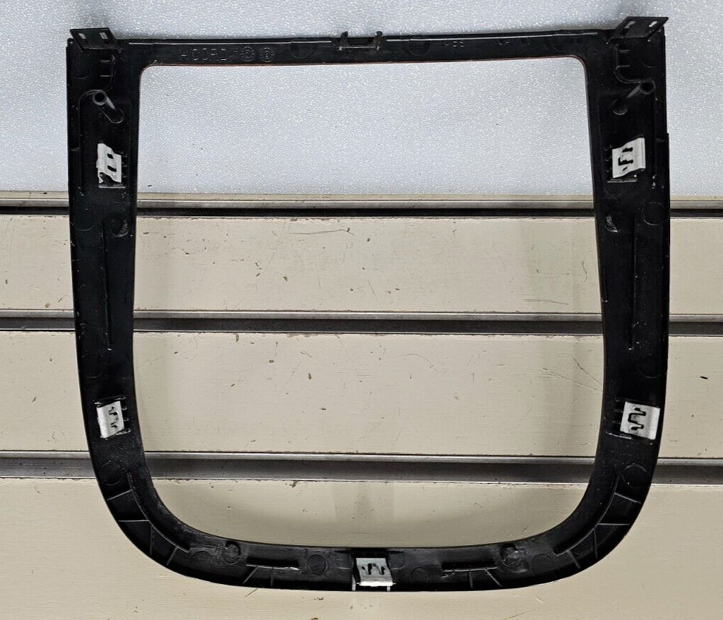🔥05-09 Uplander Terraza Dash AM FM Radio Stereo Display Trim Panel Bezel Wood