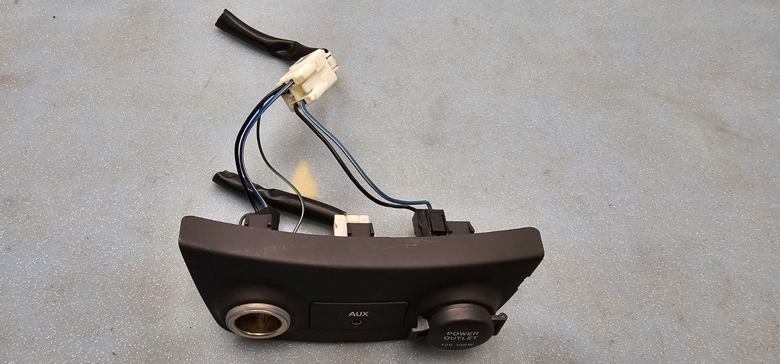 🔥2006-2011 ACCENT ELANTRA AUX JACK INPUT ADAPTER 12V TRIM PANEL BLACK OEM