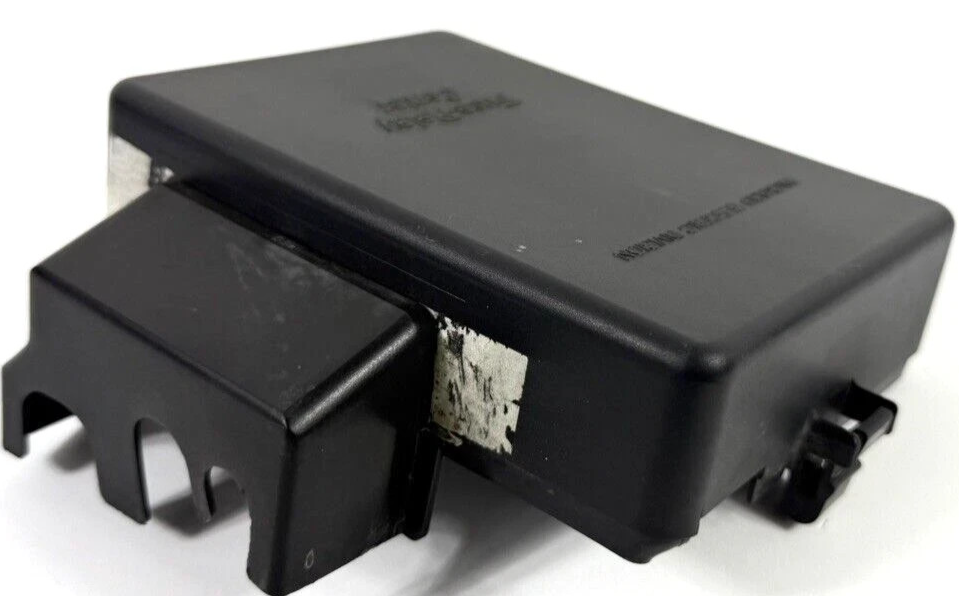 🔥95-97 SILVERADO TAHOE SUBURBAN UNDER HOOD ENGINE LID TOP FUSE BOX RELAY COVER
